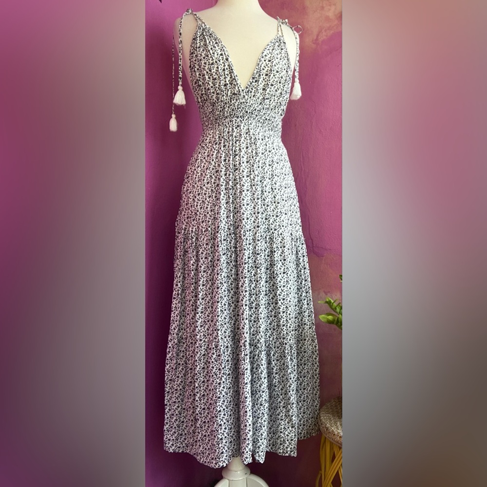Aakaa Maxi Dress